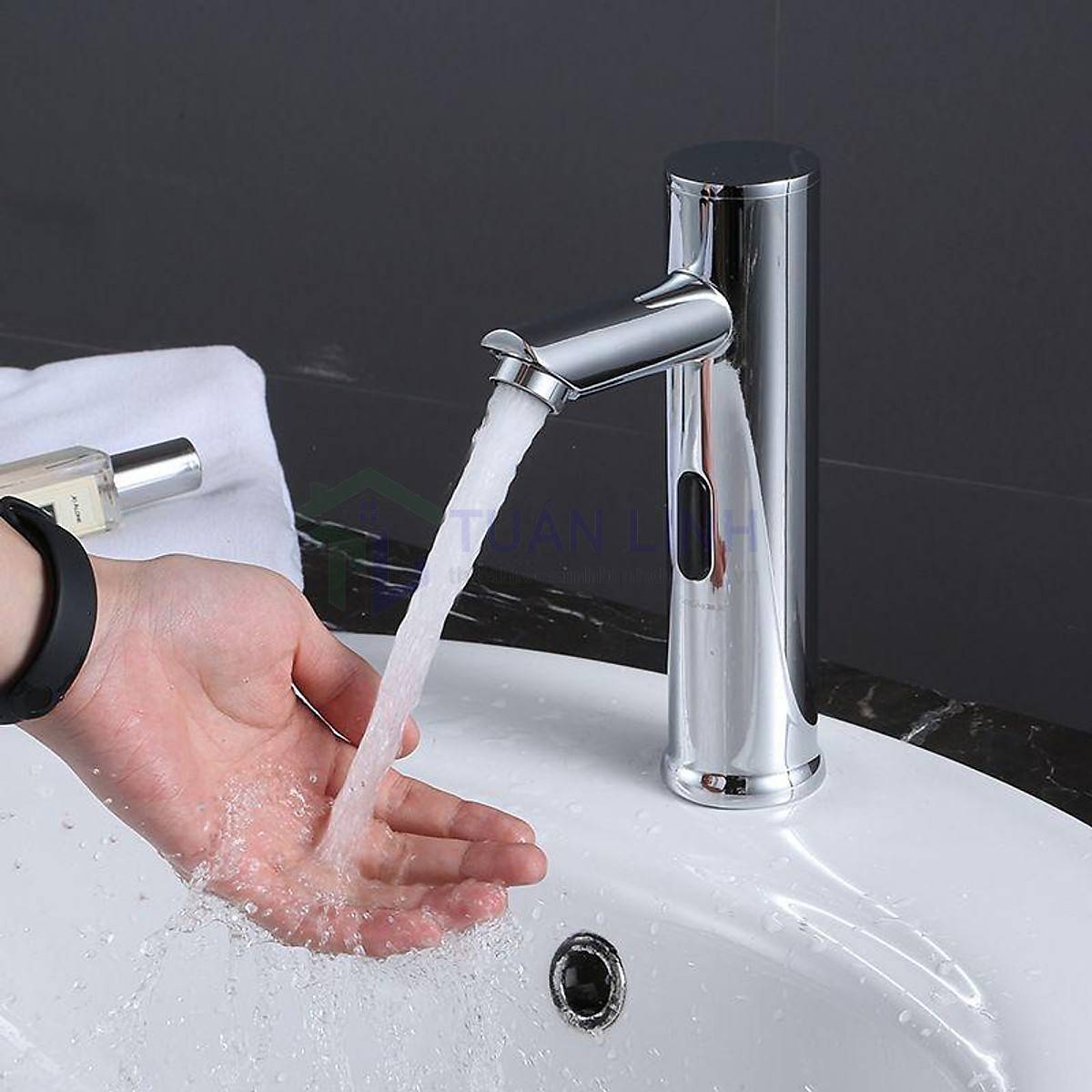 Vòi lavabo cảm ứng tự động Bình Dương 